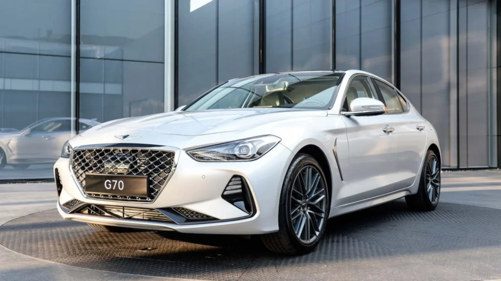 Lexus UX & 6. Genesis G70