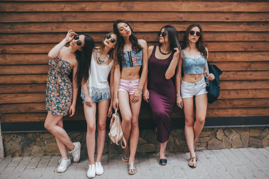 Outfits for Short Girls: Why Outfit Proportions Matter for Short Girls