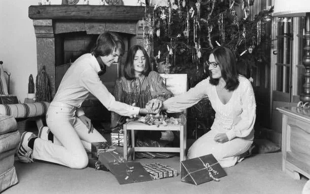 Rise to Fame and Growth of Nana Mouskouri's Wealth