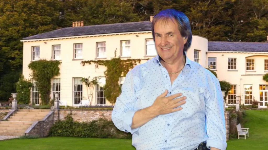 How Rich is Chris de Burgh?