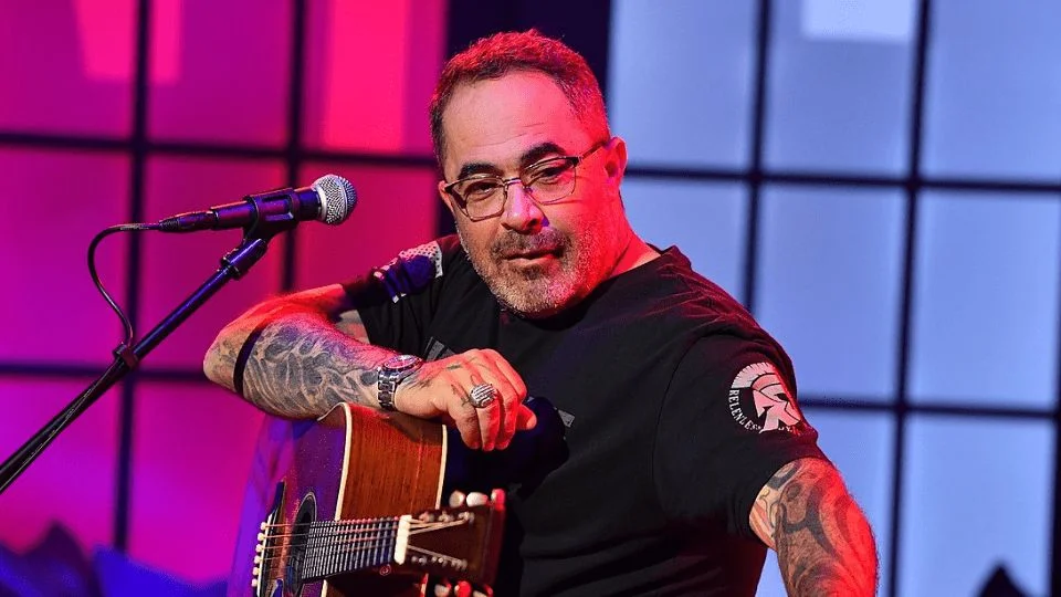 Aaron Lewis Net Worth 2025: Career, Income & Lifestyle