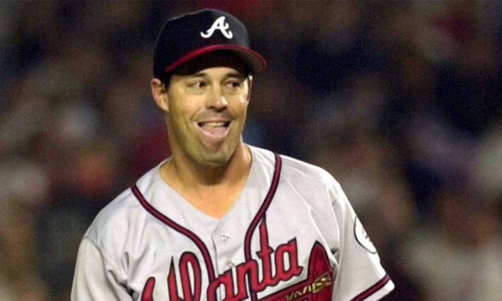 Baseball player in a gray Atlanta jersey-david justice net worth