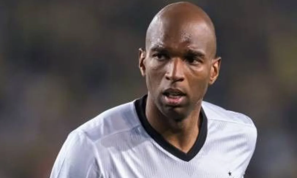 A focused soccer player-ryan babel net worth