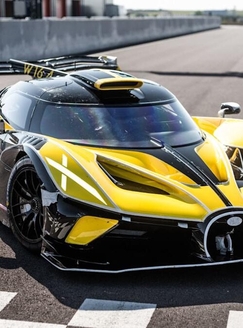 buggati service cost